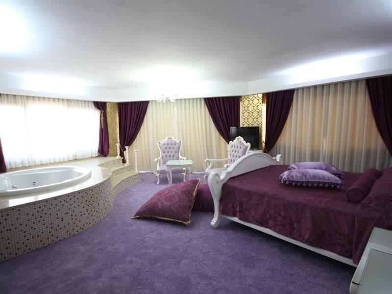 Grand Corner Boutique