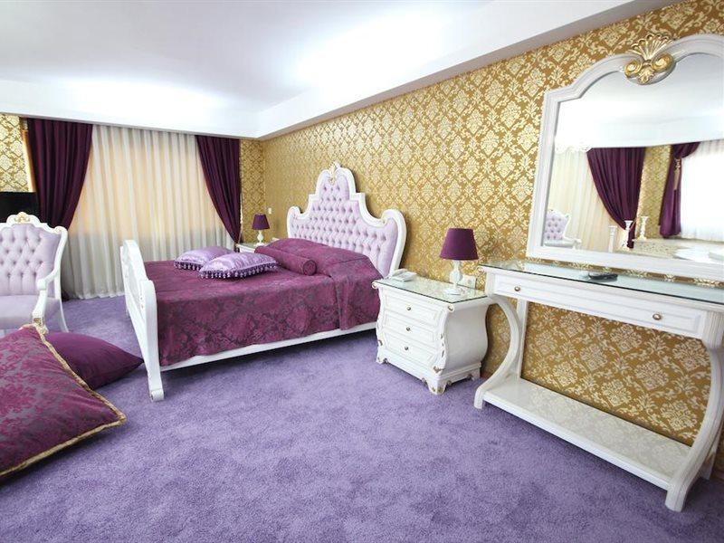 Grand Corner Boutique 4*