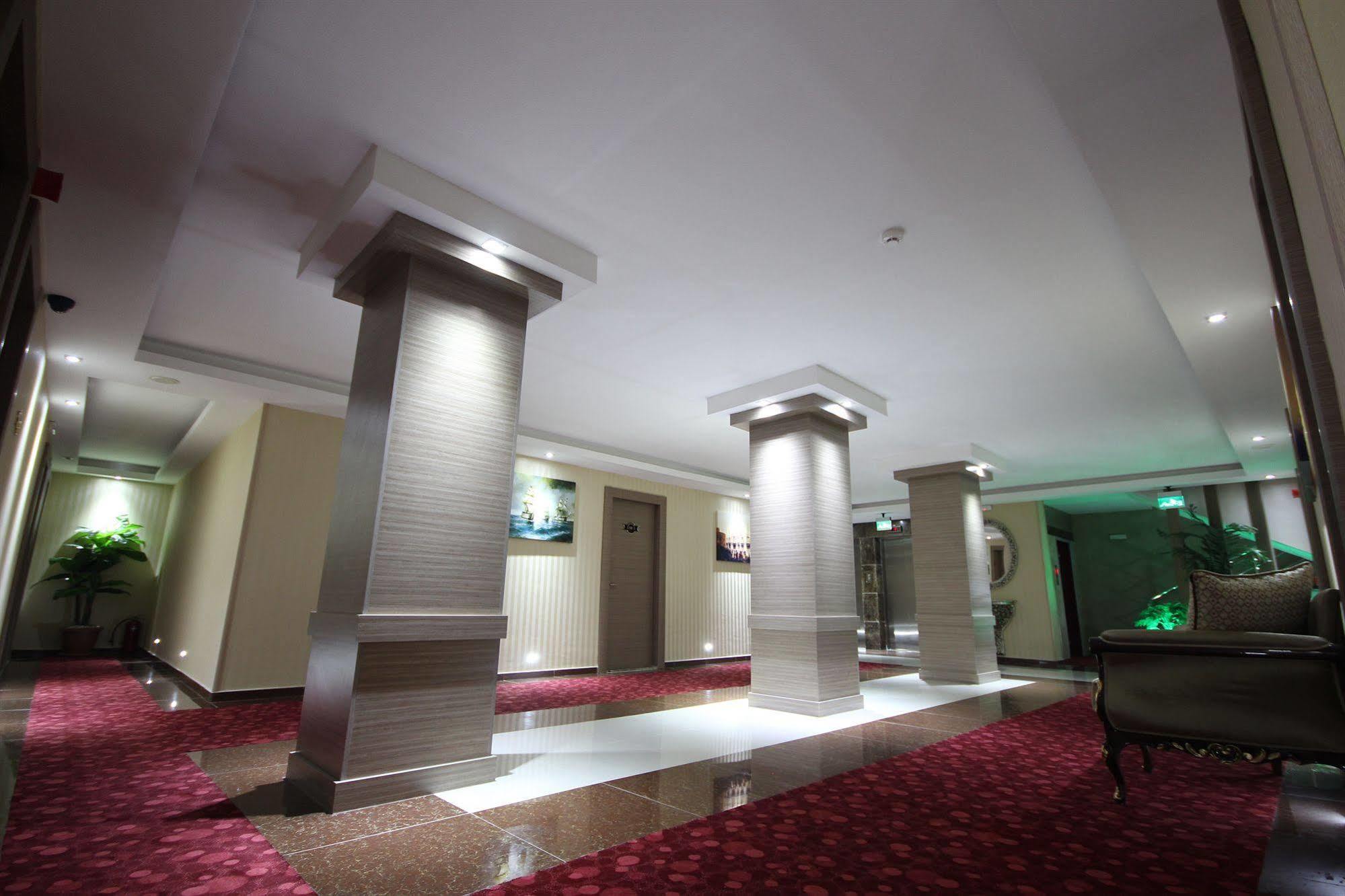 Grand Corner Boutique Hotel